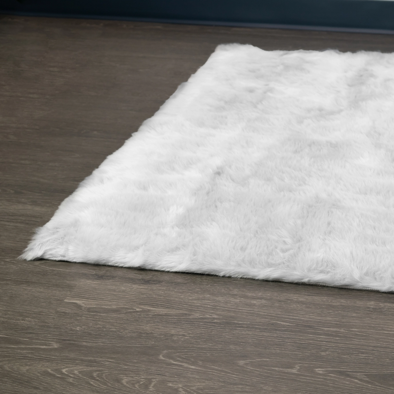 Arial Faux Sheepskin Rug White, 5'x3'
